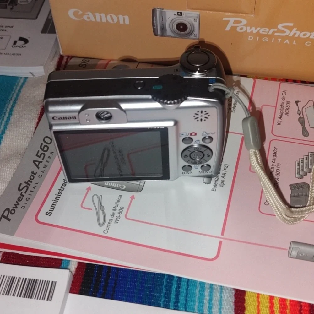 Canon PowerShot A560 7.1MP Silver Digital Camera Manuals Disc Tested Working